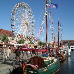 Romantische Abend- und Lichterfahrt anlässlich der Müritzsail zum samstäglichen Höhenfeuerwerk